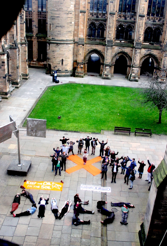 Glasgow students call for divestment, March 2014. Image: Ric Lander.