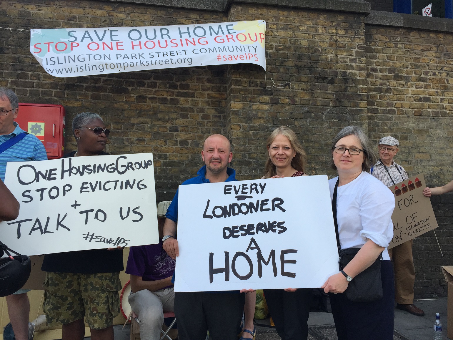 Charlie with Caroline Russell and Sian Berry campaigning against One Housing Group evictions in 2015